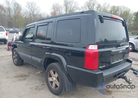 2007 Jeep Commander Sport z USA, uszkodzony, nr VIN 1J8HG48PX7C647465